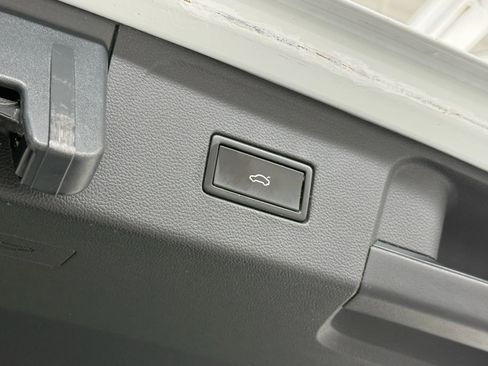 Used 2018 Volkswagen Atlas SEL image 34