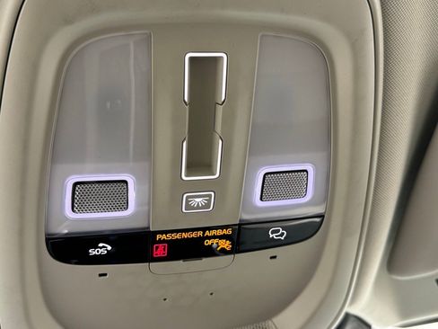 New 2024 Volvo S60 B5 Plus w/ Climate Package image 23