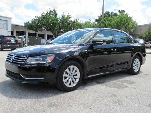 Used 2015 Volkswagen Passat 1.8T Wolfsburg Edition FWD image 3