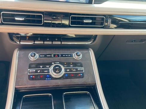 Used 2020 Lincoln Aviator Reserve w/ Equipment Group 202A image 19