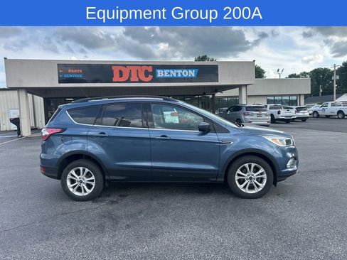 Used 2018 Ford Escape SE w/ SE Sync 3 Package FWD image 3