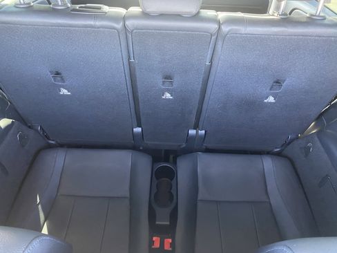 Used 2021 Mercedes-Benz GLB 250 w/ Premium Package image 19