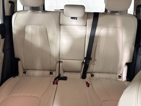 Used 2021 Mercedes-Benz GLB 250 GLB 250 image 34