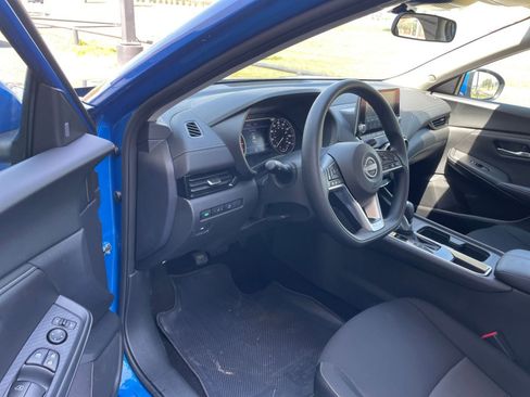 Used 2025 Nissan Sentra SV FWD image 32