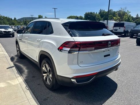 Used 2024 Volkswagen Atlas Cross Sport SE AWD/4WD image 4