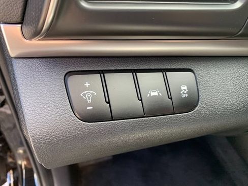 Used 2020 Hyundai Elantra SE w/ Cargo Package (C1) FWD image 19