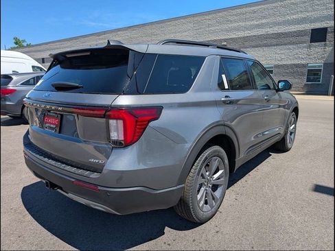 New 2026 Ford Explorer Active w/ Active Comfort Package AWD/4WD image 3