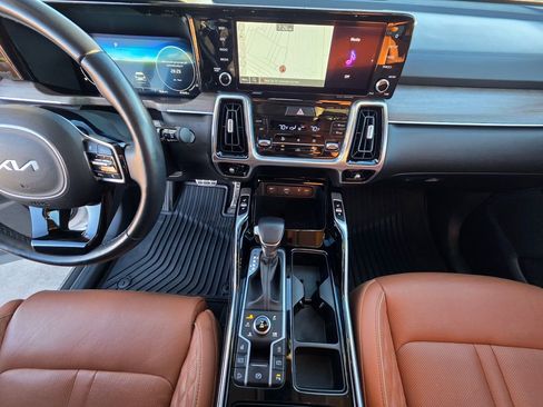 Used 2023 Kia Sorento SX Prestige image 19