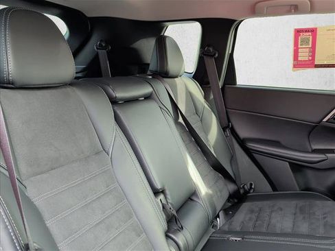 Used 2024 Mitsubishi Outlander 4WD Plug-In Hybrid image 21