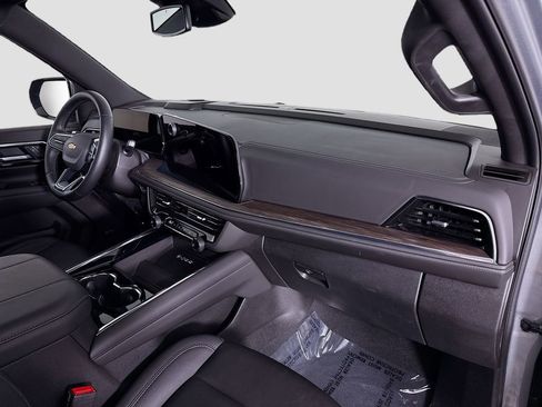 Used 2025 Chevrolet Tahoe LT w/ Comfort Package image 31