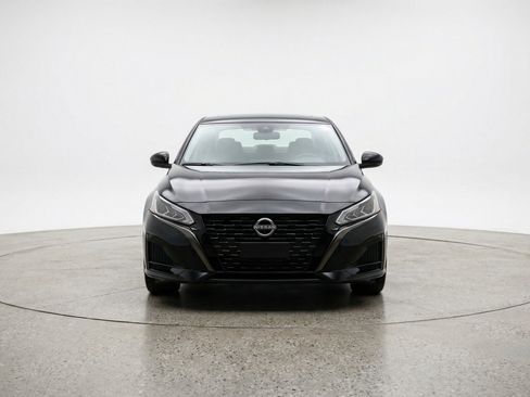 Used 2025 Nissan Altima 2.5 SV image 2