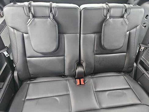 Used 2022 Ford Explorer XLT w/ Equipment Group 202A image 12