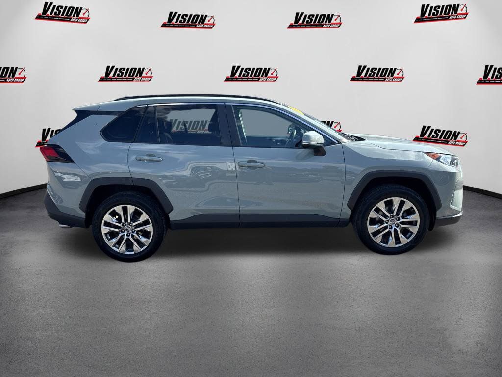 Used 2019 Toyota RAV4 XLE Premium AWD/4WD image 6