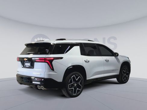 New 2026 Chevrolet Traverse High Country w/ LPO, Floor Liner Package FWD image 11