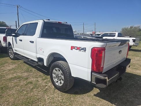 Used 2023 Ford F250 XLT w/ FX4 Off-Road Package image 2