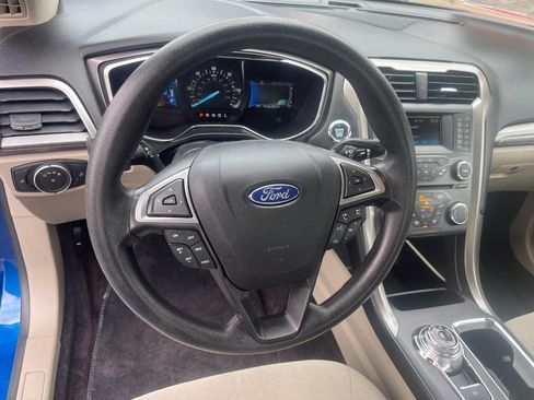 Used 2017 Ford Fusion SE FWD image 21