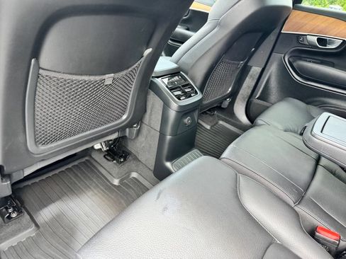 Used 2024 Volvo XC90 T8 Plus w/ Protection Package Premier AWD/4WD image 19