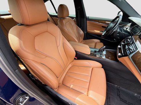 Used 2018 BMW 530e RWD image 13