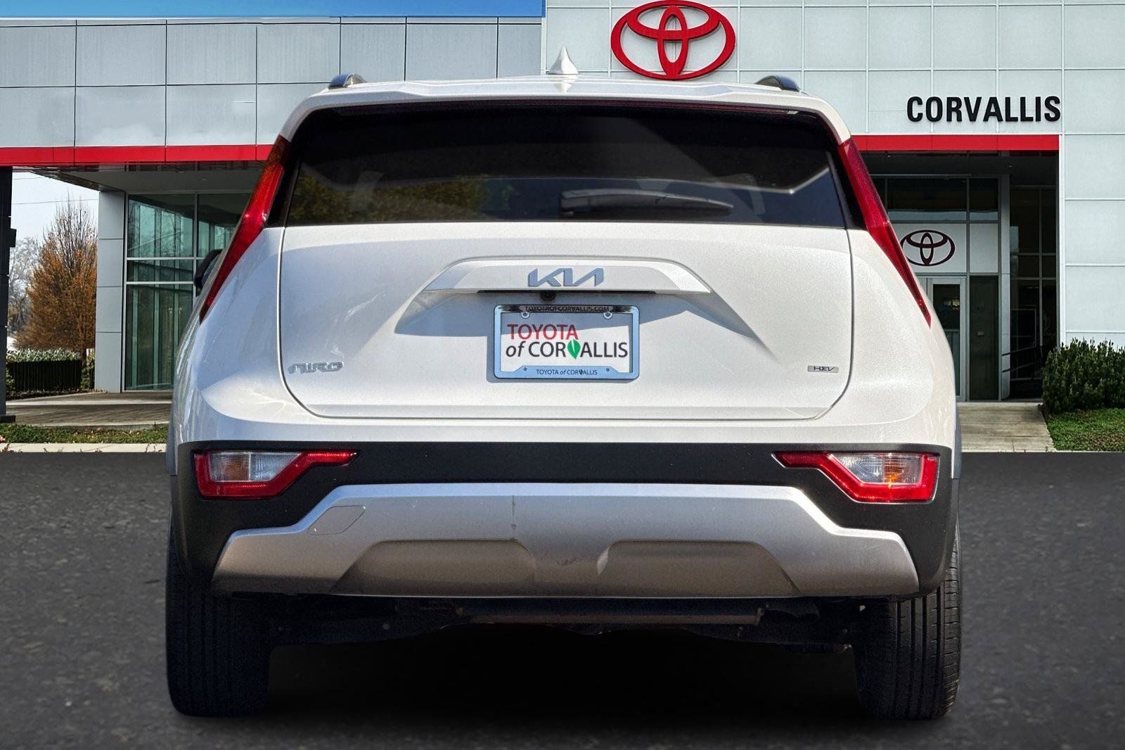 Used 2025 Kia Niro LX FWD image 5