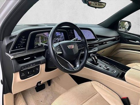 Used 2023 Cadillac Escalade Premium Luxury w/ Performance Package AWD/4WD image 14