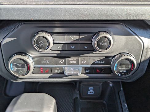 New 2025 Ford Bronco Big Bend image 25