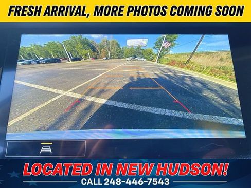 Used 2022 Buick Envision Essence w/ Sport Touring Package FWD image 2