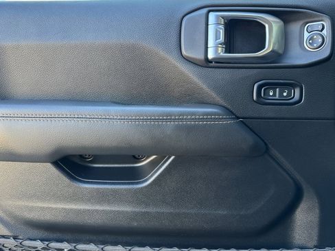 Used 2021 Jeep Wrangler Unlimited Sahara image 10