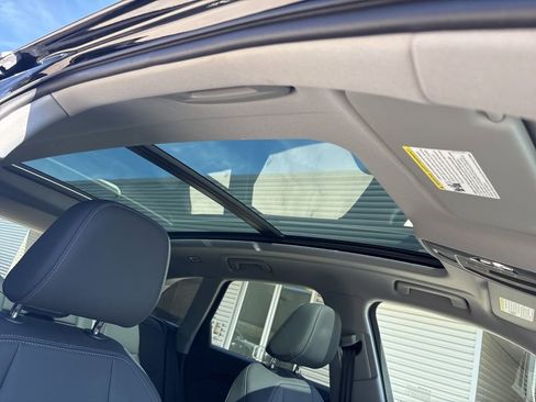 Used 2025 Audi Q5 Premium w/ Convenience Package image 18