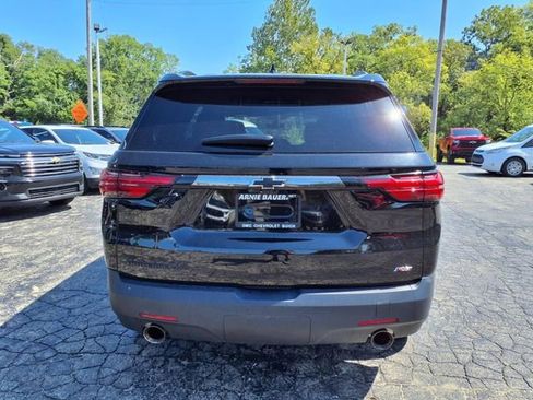 Used 2023 Chevrolet Traverse RS image 8