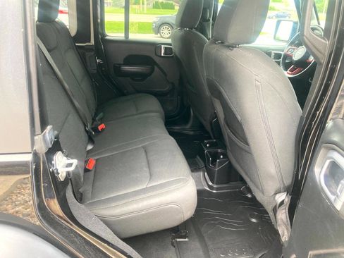 Used 2018 Jeep Wrangler Unlimited Sport S AWD/4WD image 16