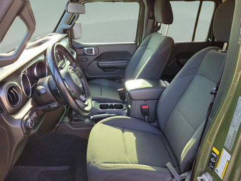 Used 2021 Jeep Gladiator Sport image 10