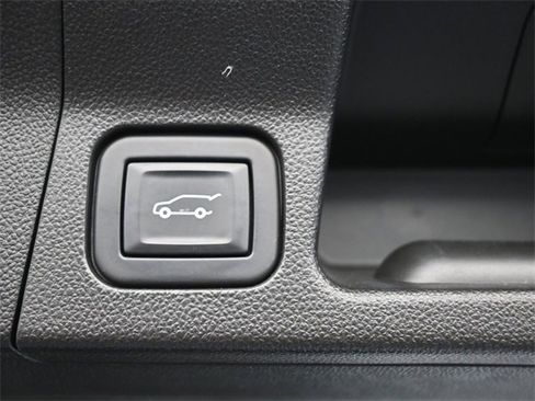 Used 2021 GMC Acadia Denali w/ Denali Technology Package image 24