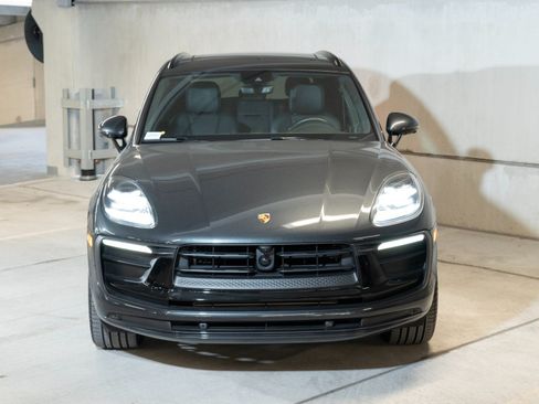 Certified 2026 Porsche Macan AWD/4WD image 6