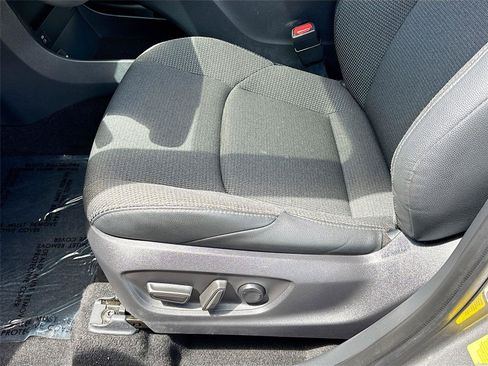 Used 2025 Toyota bZ4X FWD image 18