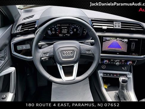 Used 2023 Audi Q3 2.0T Premium w/ Convenience Package AWD/4WD image 5