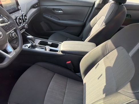 Used 2025 Nissan Sentra SV FWD image 9