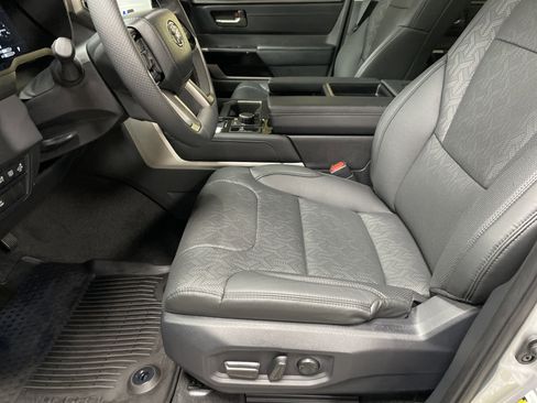 Used 2024 Toyota Tundra Limited AWD/4WD image 16