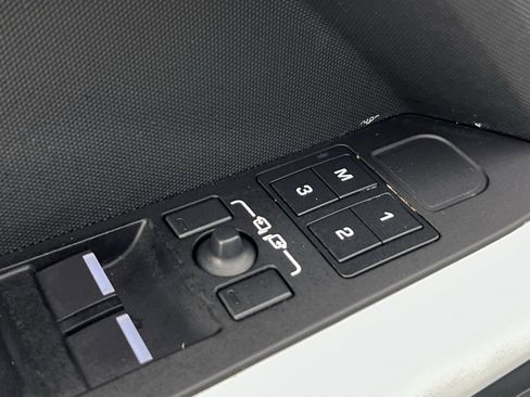 Used 2024 Land Rover Defender 110 S image 32