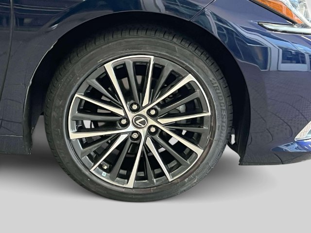 Certified 2022 Lexus ES 350 w/ Premium Package FWD image 10