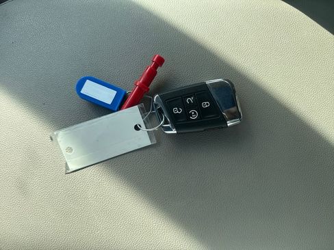 Used 2021 Volkswagen Atlas SE w/ Panoramic Sunroof Package image 85