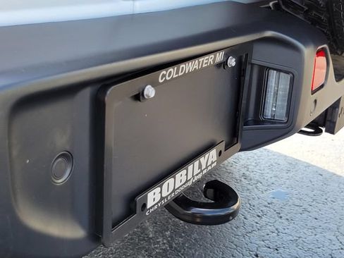 Used 2023 Jeep Wrangler Unlimited Sahara AWD/4WD image 37