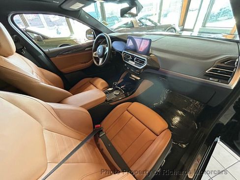 Used 2025 BMW X4 xDrive30i image 21