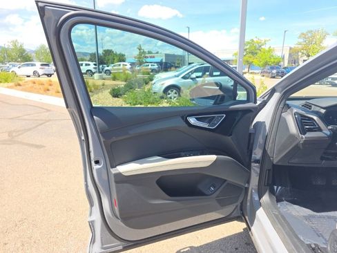 Used 2023 Audi Q4 e-tron Premium AWD/4WD image 9