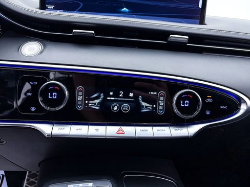 Used 2022 Genesis GV70 3.5T Sport w/ Sport Prestige Package image 29