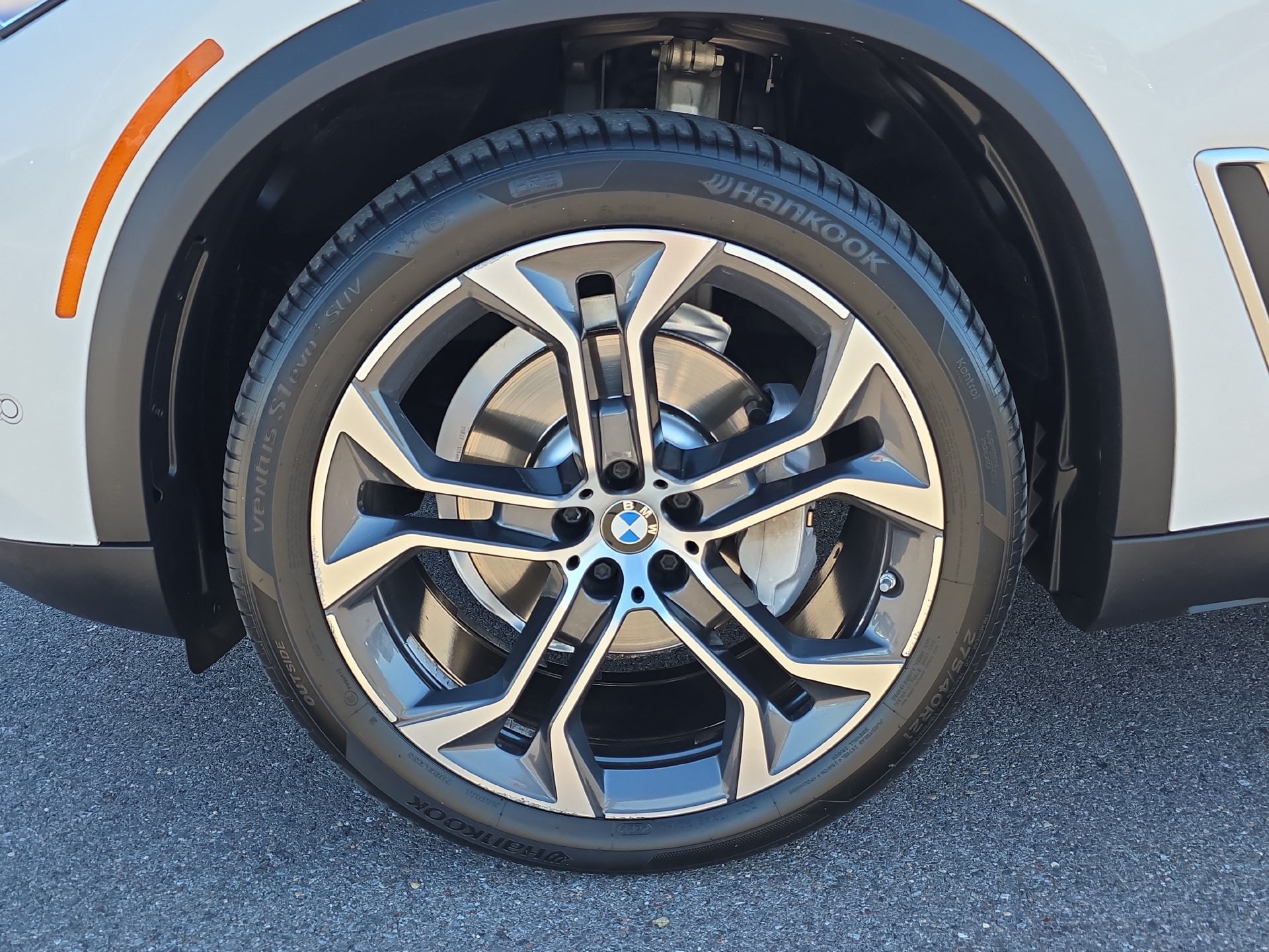 Used 2022 BMW X5 sDrive40i w/ Premium Package RWD image 9