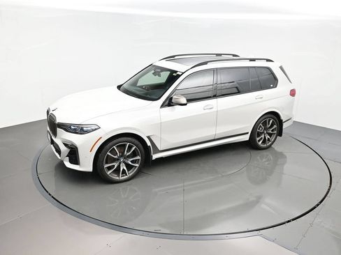 Used 2021 BMW X7 M50i w/ Dynamic Handling Package AWD/4WD image 45