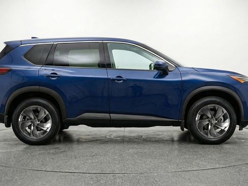Used 2025 Nissan Rogue SV FWD image 11
