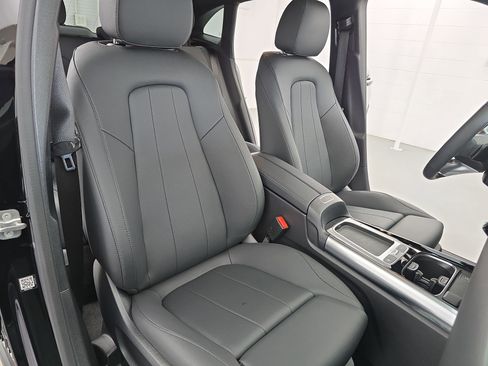 Used 2025 Mercedes-Benz GLA 250 image 10