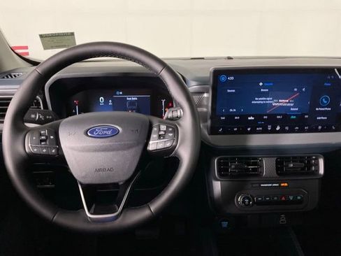 New 2025 Ford Maverick XLT w/ XLT Luxury Package image 17