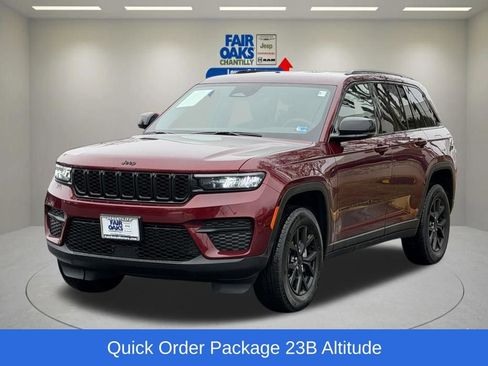 Certified 2024 Jeep Grand Cherokee Altitude RWD image 3